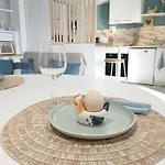 Tatil Evi Domaine De La Crete Les Cocottes Zeen Saint-Jean-de-Thurac
