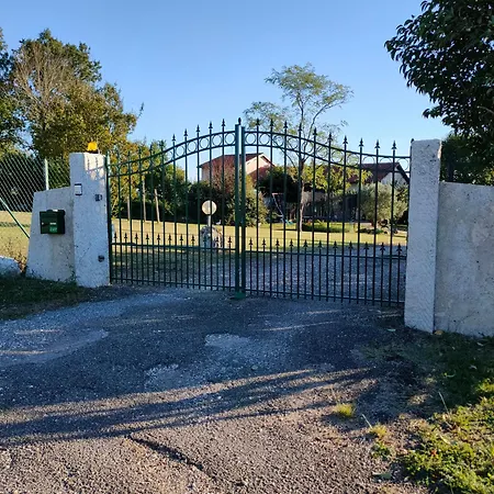 Domaine De La Crete Les Cocottes Zeen Holiday home